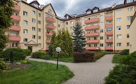 Metro Kabaty Elegant Apartment By Bookinghost